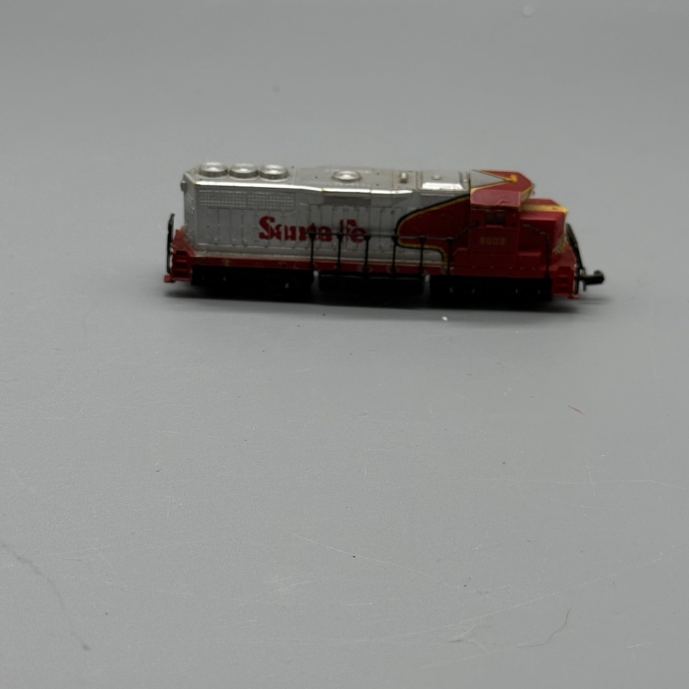 Bachmann HO Scale Santa Fe #6005 GP40 Diesel Locomotive-UNTESTED